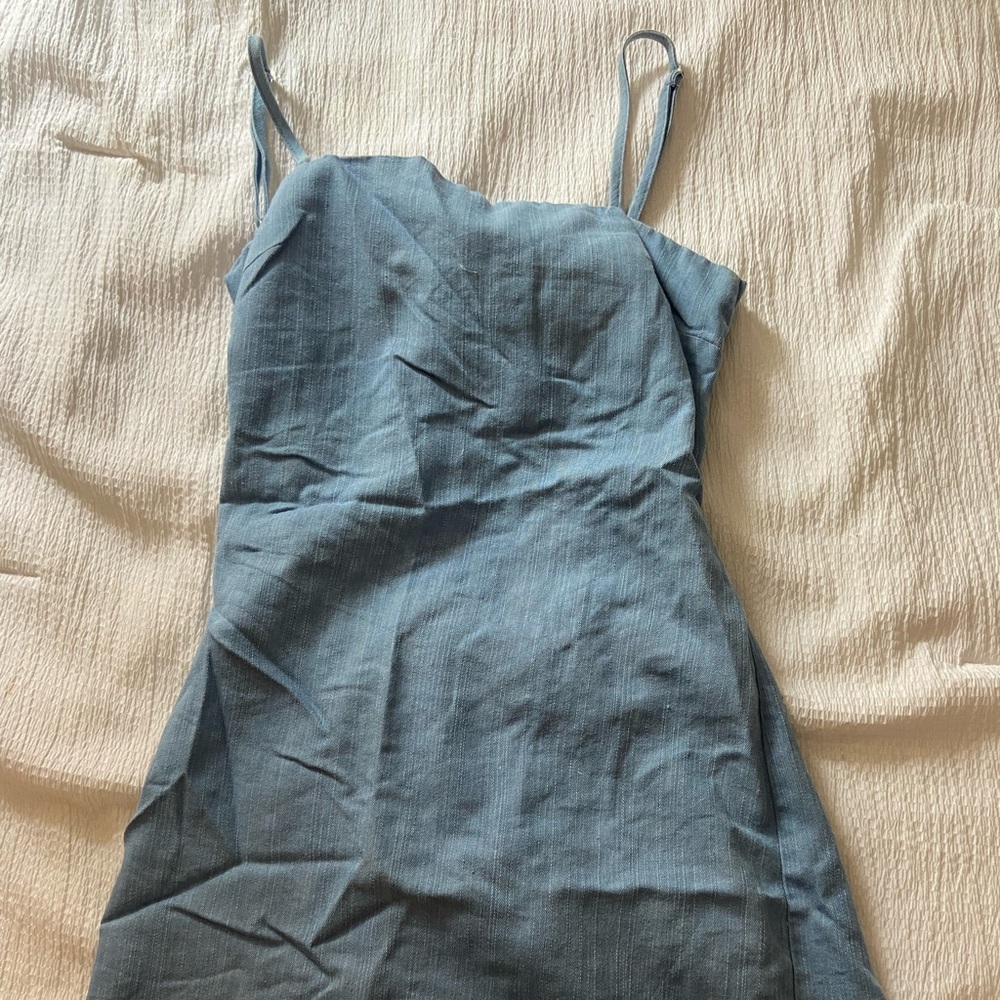 Lulu’s blue mini dress
